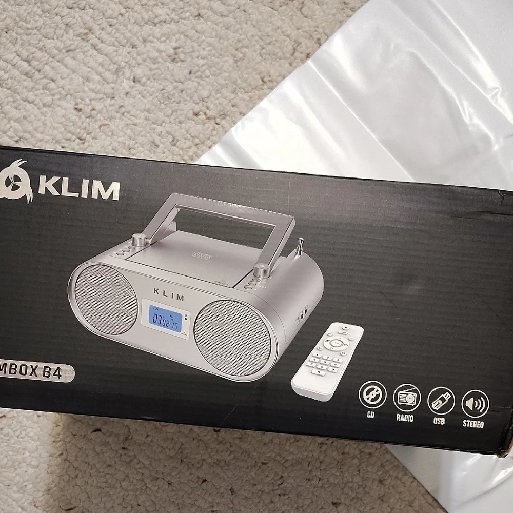 Boombox B4 Silver Portable Audio System - Picture 3 of 3